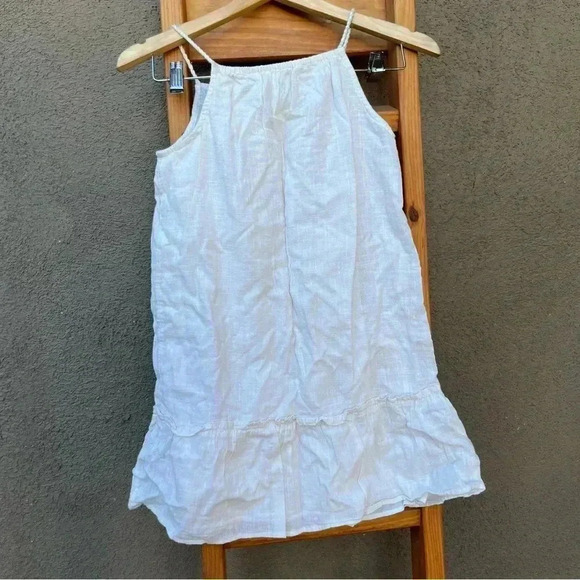 Old navy girls white dress with embroidery small stain - Picture 3 of 4